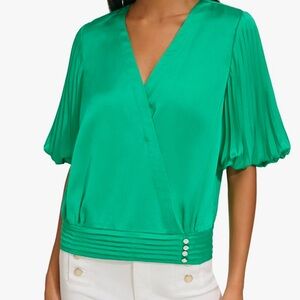 🎉HP🎉NWT Karl Lagerfeld Blouse with Dramatic Pleated Sleeves S